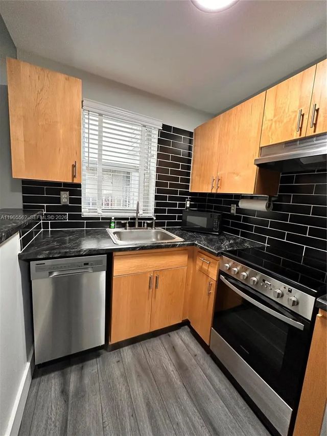 3 of 22 - 1542 Drexel Avenue #107, Miami Beach, FL