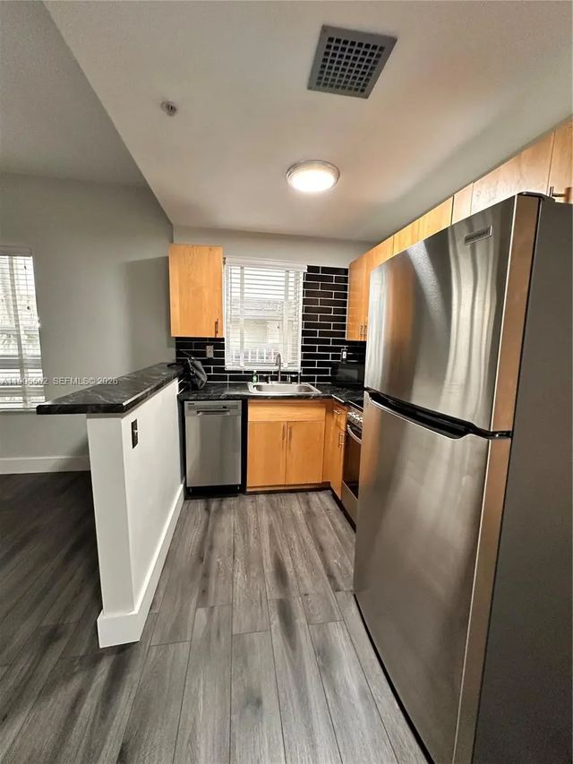 5 of 22 - 1542 Drexel Avenue #107, Miami Beach, FL