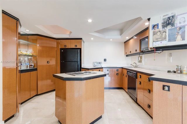 4 of 24 - 1410 S Ocean Drive #1702, Hollywood, FL