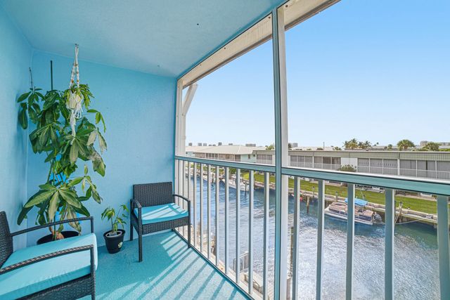 2 of 43 - 112 Doolen Court #302, North Palm Beach, FL