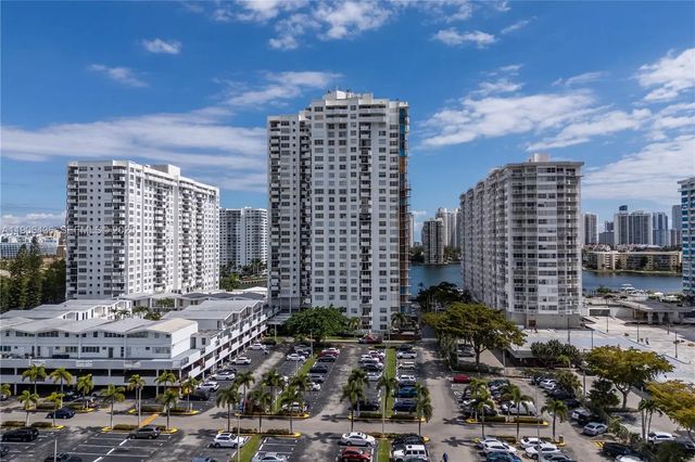 3 of 36 - 2750 Ne 183rd Street #2601, Aventura, FL