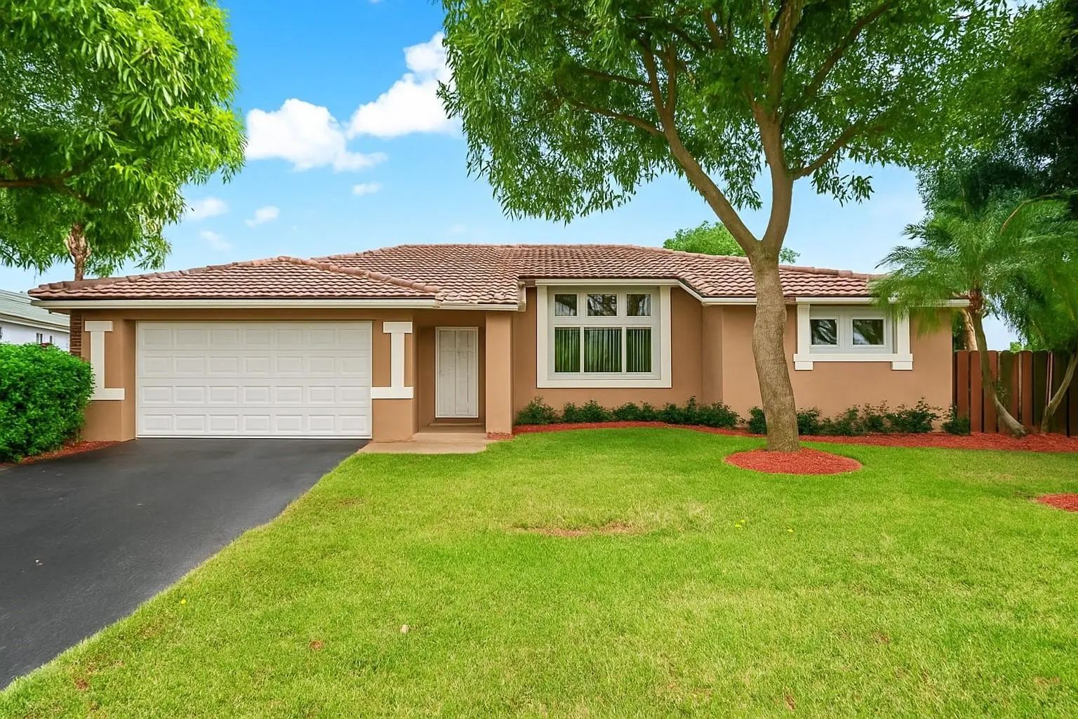 9861 Nw 28th Place, Coral Springs