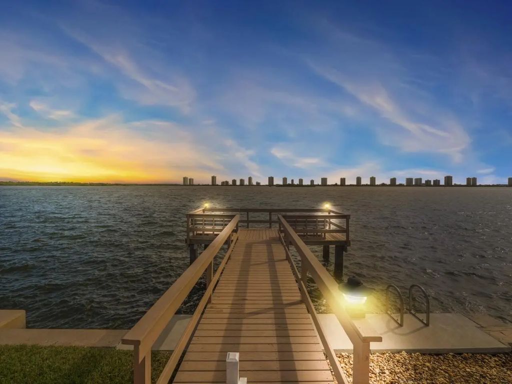 101 Doolen Court #201, North Palm Beach