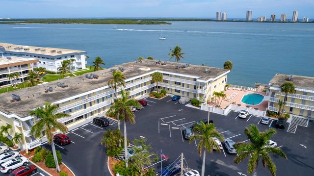 4 of 51 - 101 Doolen Court #201, North Palm Beach, FL