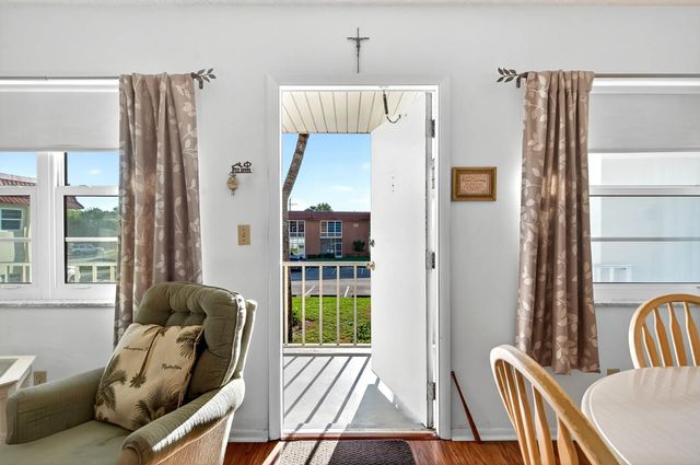 2 of 27 - 108 Spring Lake Court #203, Vero Beach, FL