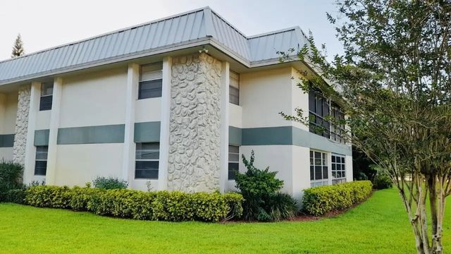 5 of 27 - 2302 Sunrise Boulevard #204, Fort Pierce, FL