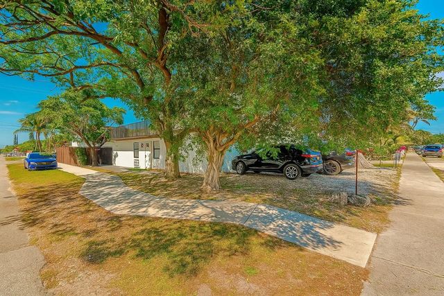 2 of 23 - 2447 Roosevelt Street, Hollywood, FL