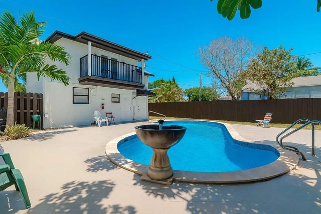 4 of 23 - 2447 Roosevelt Street, Hollywood, FL