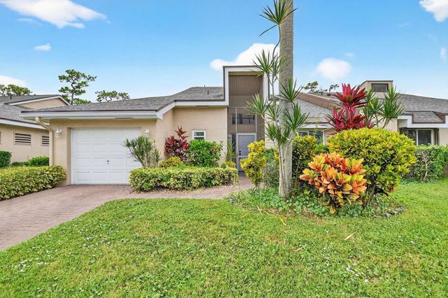 6869 Fountains Circle #6869, Lake Worth