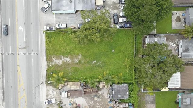 4 of 5 - 3039 Nw 54th Street, Miami, FL