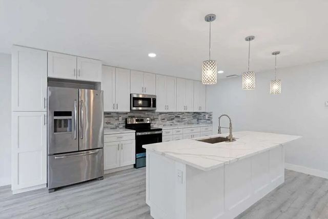 5 of 20 - 5036 Alfred Drive, West Palm Beach, FL