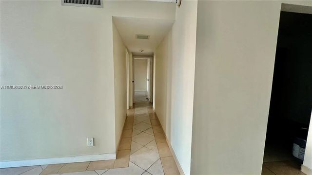 4 of 11 - 100 Bayview Drive #607, Sunny Isles Beach, FL