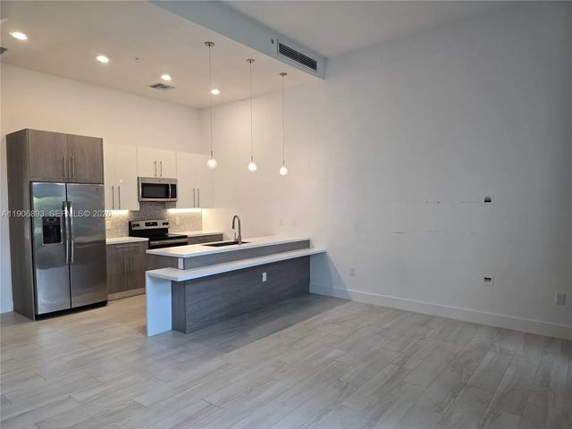4500 Nw 8th Place, Plantation