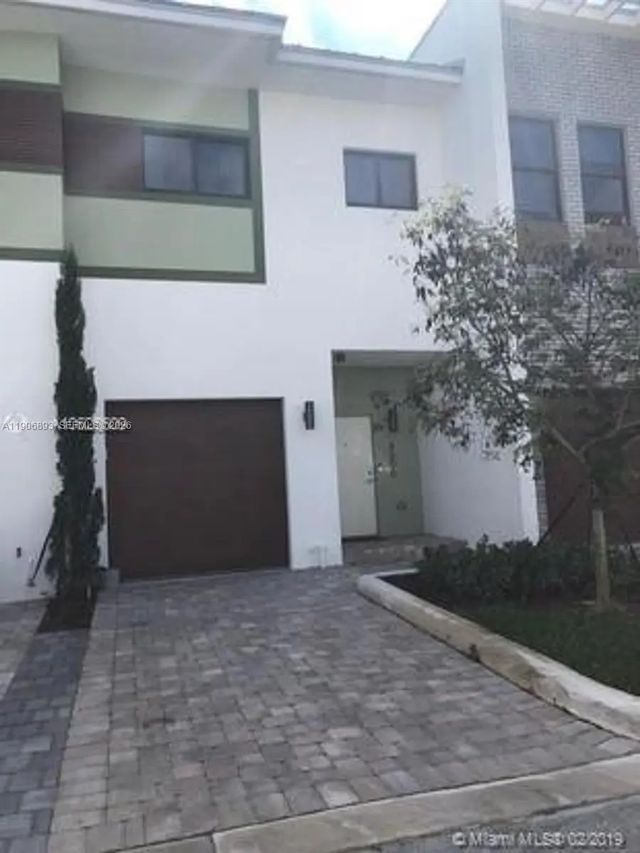 3 of 42 - 4500 Nw 8th Place, Plantation, FL