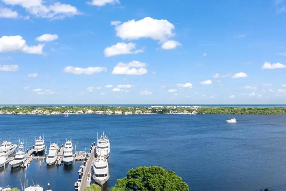 136 Lakeshore Drive #ph10, North Palm Beach