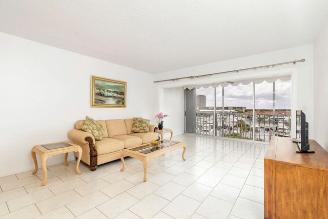 5 of 49 - 907 Marina Drive #402, North Palm Beach, FL