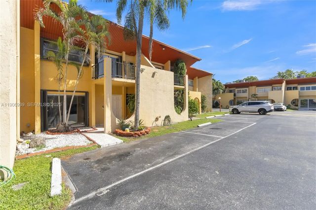 2 of 30 - 13715 Sw 84th Street #f, Miami, FL