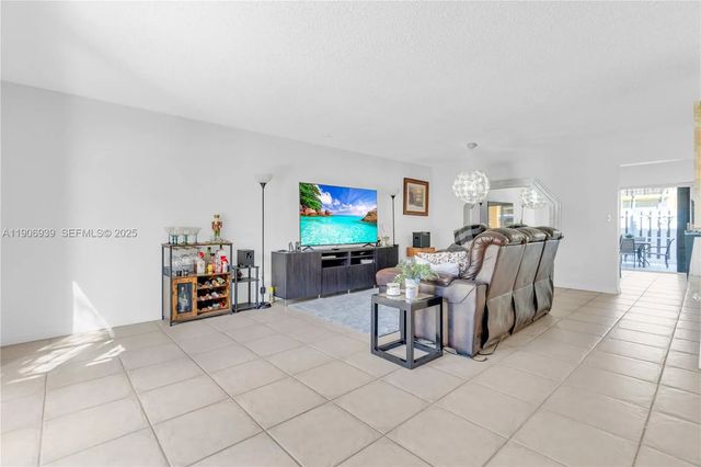 4 of 30 - 13715 Sw 84th Street #f, Miami, FL