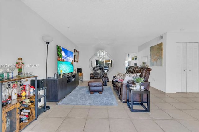 5 of 30 - 13715 Sw 84th Street #f, Miami, FL