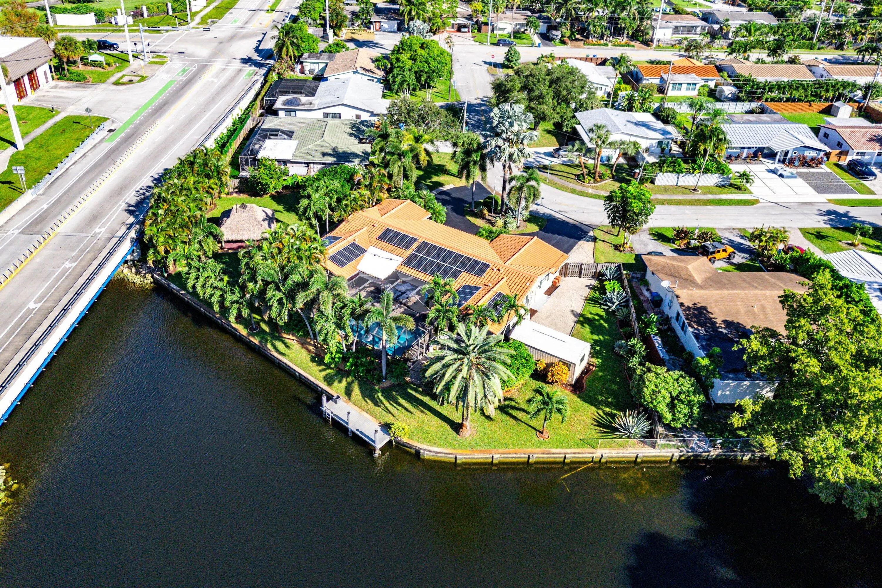 2074 Nw 38th Street, Oakland Park