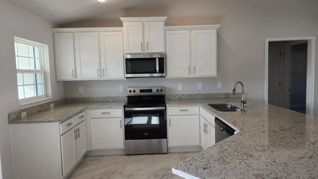 5 of 9 - 2049 Sw Bayshore Boulevard, Port St. Lucie, FL