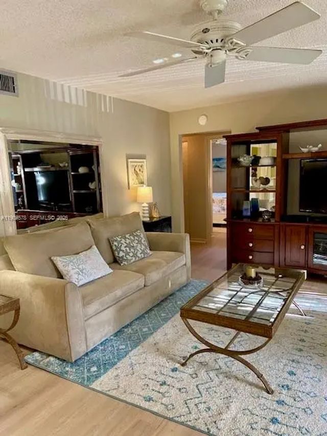 3 of 50 - 442 Pine Glen Lane #d-2, Greenacres, FL