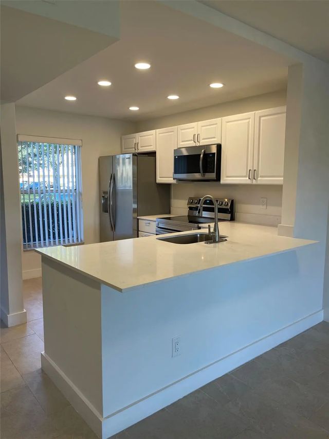 5890 Nw 64th Avenue #103, Fort Lauderdale