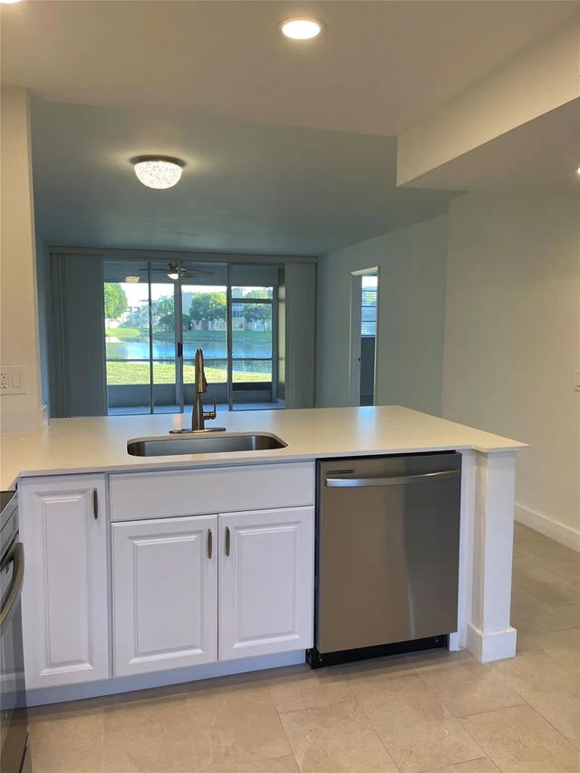 4 of 27 - 5890 Nw 64th Avenue #103, Fort Lauderdale, FL