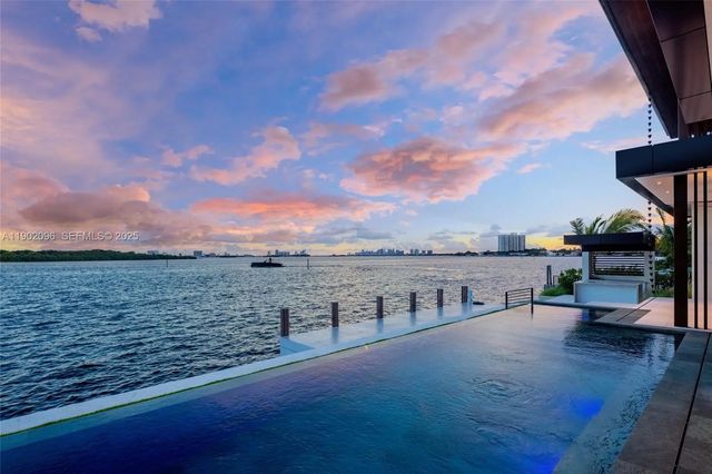 4 of 74 - 11404 N Bayshore Drive, North Miami, FL