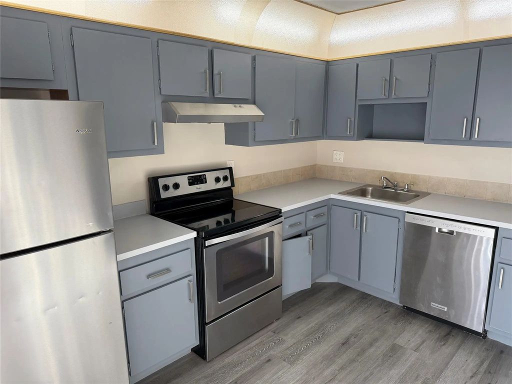 1349 Sussex Drive #1349, North Lauderdale
