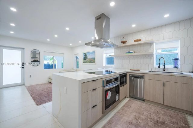 545 Nw 47th Street, Miami