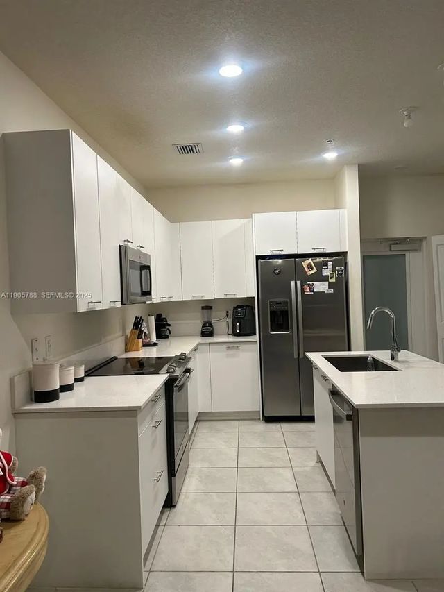 4 of 10 - N/A, Doral, FL