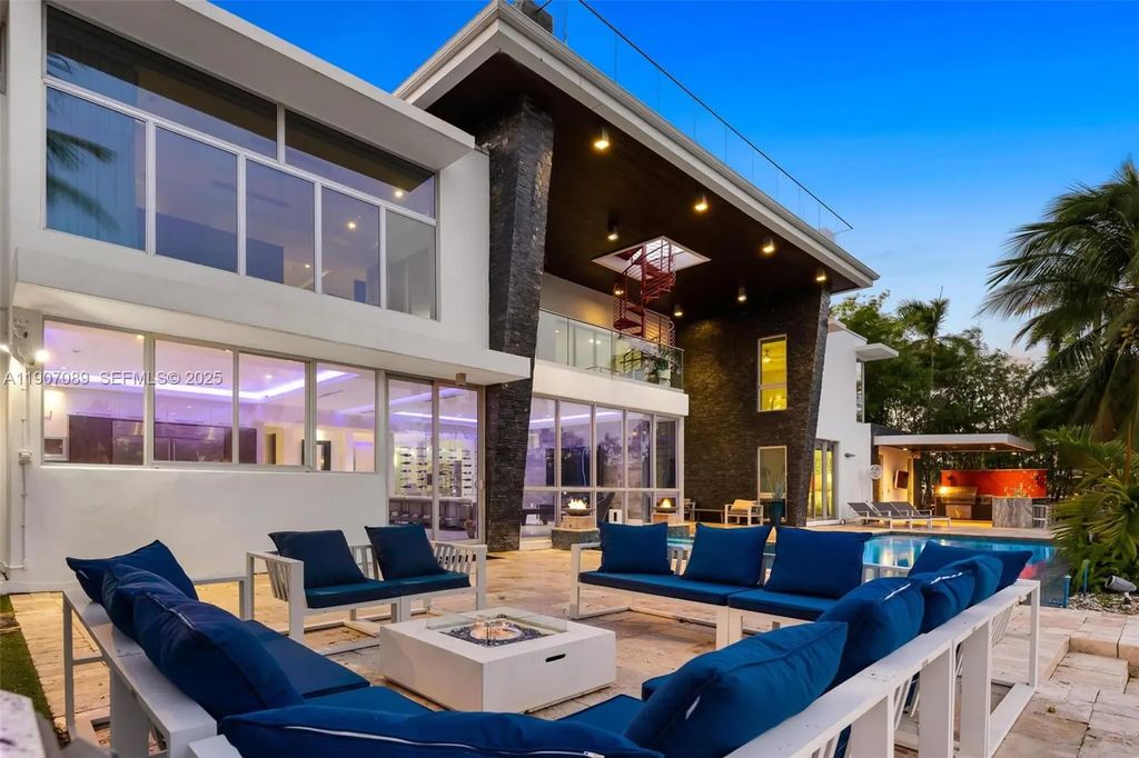 300 Royal Plaza Drive, Fort Lauderdale
