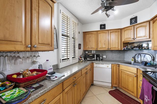 5 of 10 - 136 Lakeshore Drive #1010, North Palm Beach, FL