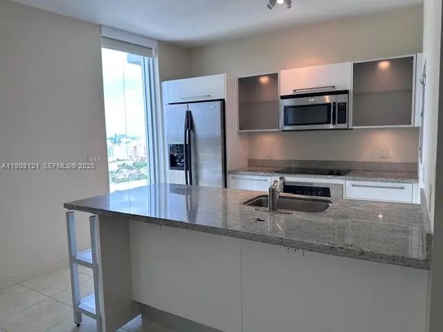 2 of 9 - 185 Sw 7th Street #2300, Miami, FL