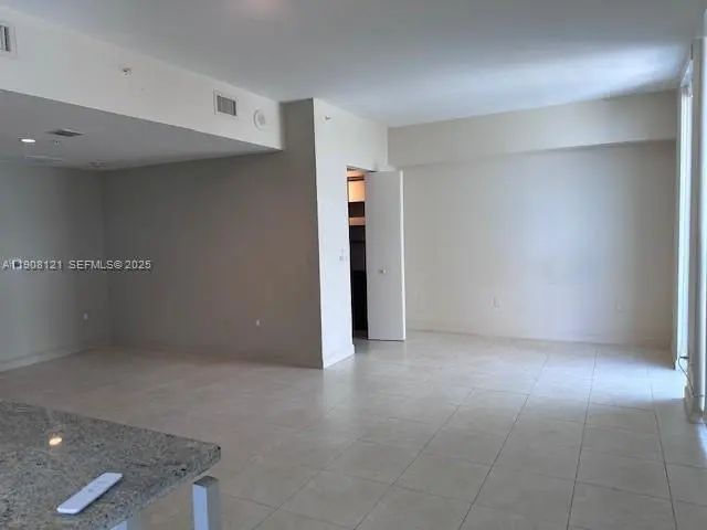 5 of 9 - 185 Sw 7th Street #2300, Miami, FL