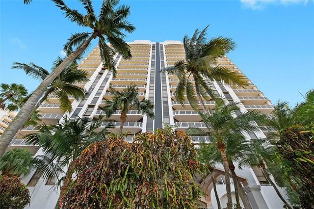 3 of 29 - 3598 Yacht Club Drive #602, Aventura, FL