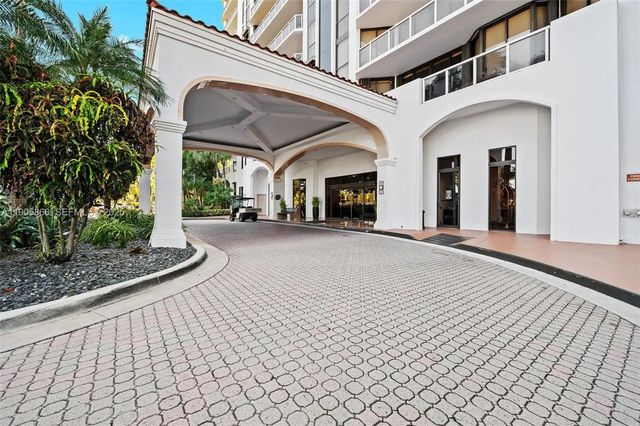 4 of 29 - 3598 Yacht Club Drive #602, Aventura, FL