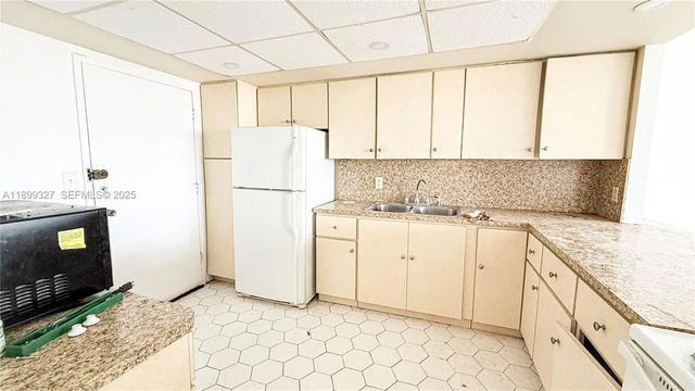 4 of 16 - 1351 Ne Miami Gardens Drive #1404e, Miami, FL