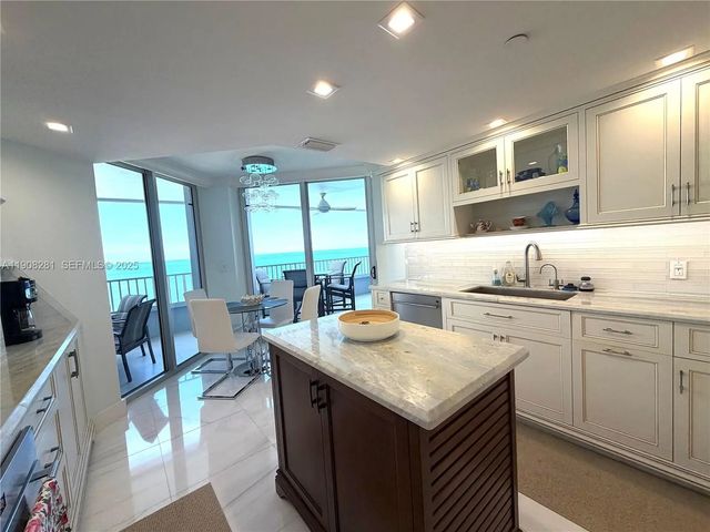 4 of 25 - 5200 N Ocean Drive #1801, Singer Island, FL