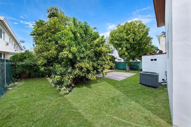 4 of 25 - 7712 Byron Avenue #2, Miami Beach, FL