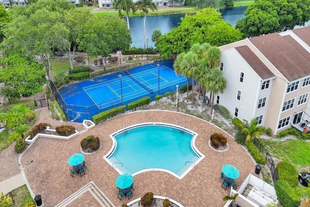 4 of 29 - 2311 N Congress Avenue #11, Boynton Beach, FL