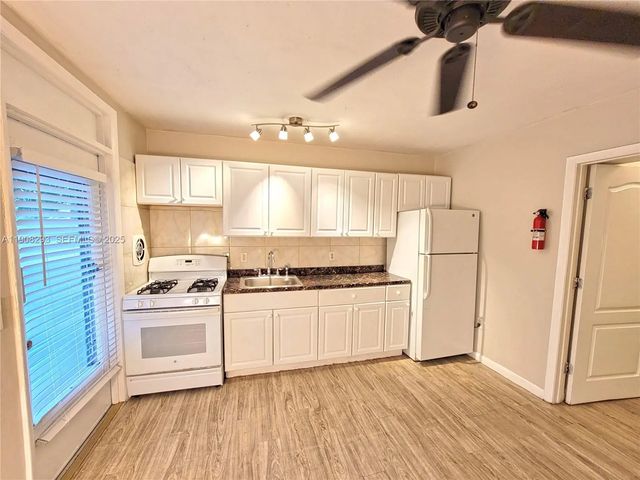 441 Collins Avenue #12a, Miami Beach