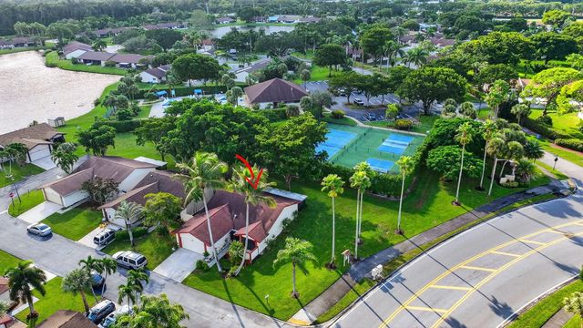 29 Fawlkland Circle, Boynton Beach