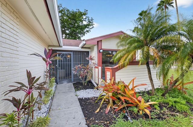 4 of 24 - 29 Fawlkland Circle, Boynton Beach, FL