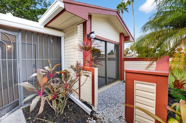 5 of 24 - 29 Fawlkland Circle, Boynton Beach, FL
