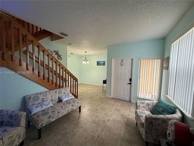 5 of 44 - 810 Ne 212th Terrace #2, Miami, FL