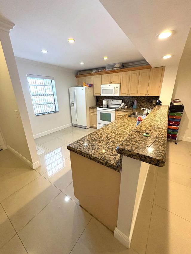 1400 Nw 45th Street #b7, Deerfield Beach