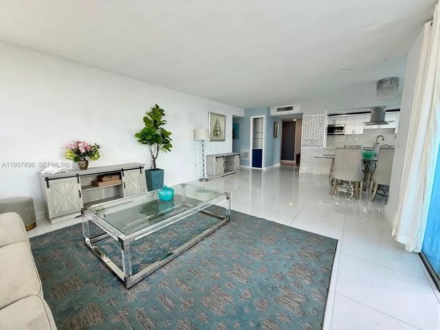 3 of 25 - 18051 Biscayne Boulevard #1604, Aventura, FL