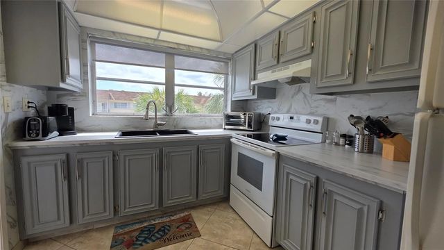 2 of 22 - 4047 Nw 16th Street #302, Fort Lauderdale, FL